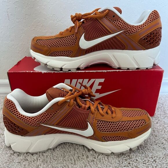 Nike Air Zoom Vomero 5 Monarch Dark Russet Flax White - Picture 2 of 11